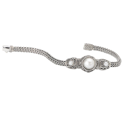 Ladies Fashion Pearl Bracelet