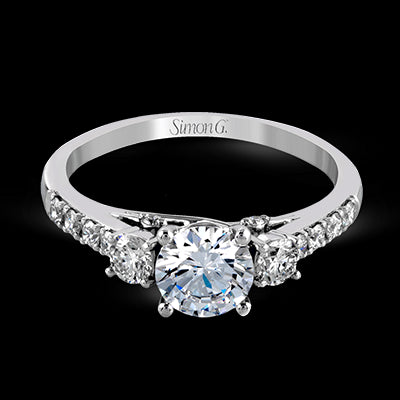 Engagement Ring in 18k Gold with Diamonds
