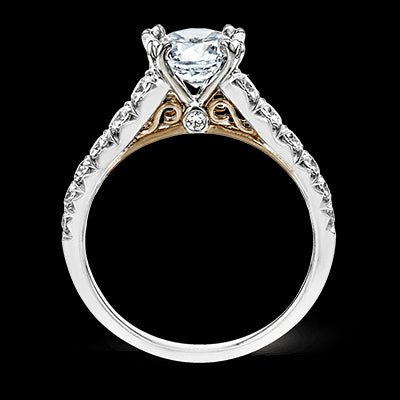 Engagement Ring in 18k Gold with Diamonds