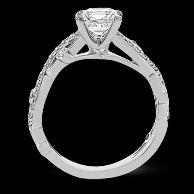 Engagement Ring in 18k Gold with Diamonds