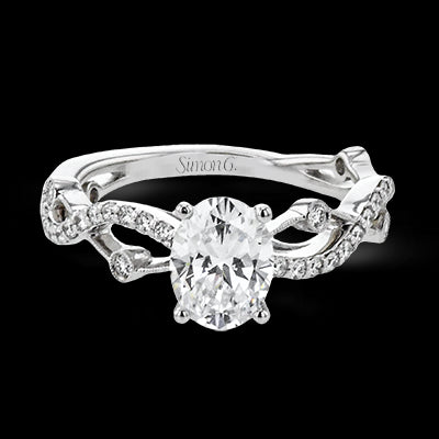 Engagement Ring in 18k Gold with Diamonds