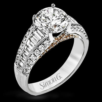 Engagement Ring in 18k Gold with Diamonds