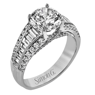 Engagement Ring in 18k Gold with Diamonds