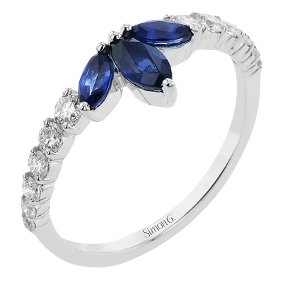 Right Hand Ring in 18k Gold with Diamonds