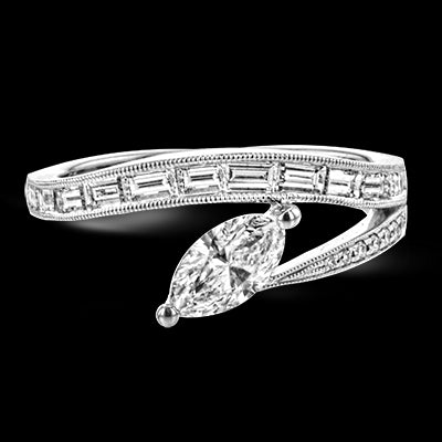 Engagement Ring in 18k Gold with Diamonds