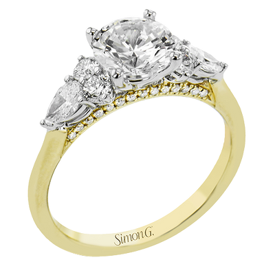 Engagement Ring in 18k Gold with Diamonds