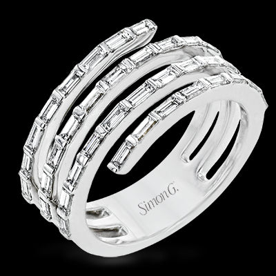 Right Hand Ring in 18k Gold