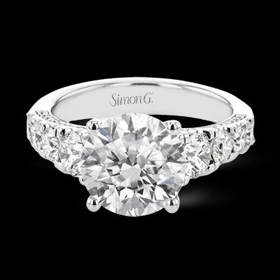 Engagement Ring in 18k Gold with Diamonds