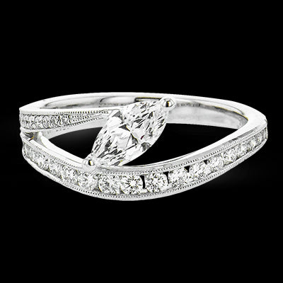 Engagement Ring in 18k Gold with Diamonds