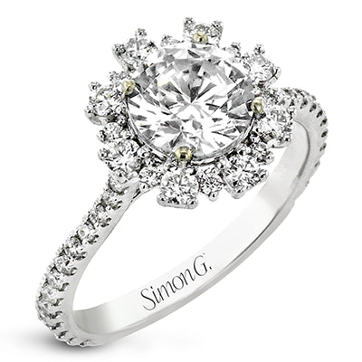 Engagement Ring in 18k Gold with Diamonds