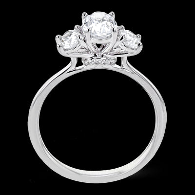 Engagement Ring in 18k Gold with Diamonds