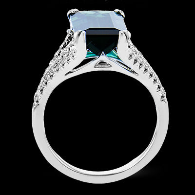 Color Ring in 18k Gold with Diamonds