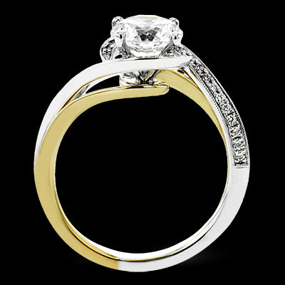 Engagement Ring in 18k Gold with Diamonds