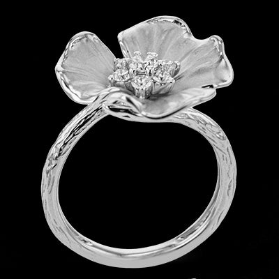 Right Hand Ring in 18k Gold with Diamonds