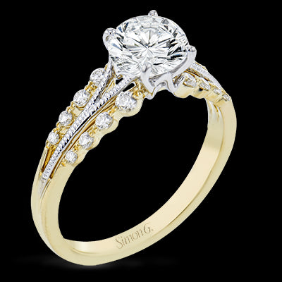 Engagement Ring in 18k Gold with Diamonds
