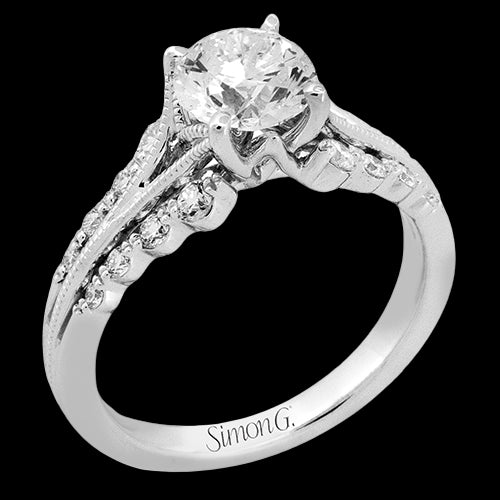 Engagement Ring in 18k Gold with Diamonds