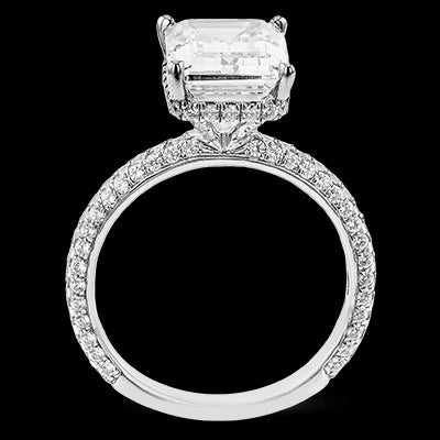 Engagement Ring in 18k Gold with Diamonds