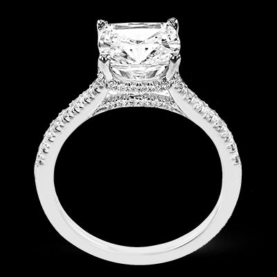 Engagement Ring in 18k Gold with Diamonds