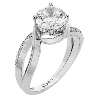 Engagement Ring in 18k Gold with Diamonds
