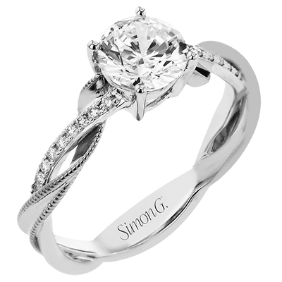 Engagement Ring in 18k Gold with Diamonds
