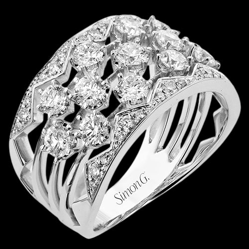 Right Hand Ring in 18k Gold with Diamonds