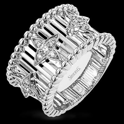 Right Hand Ring in 18k Gold with Diamonds