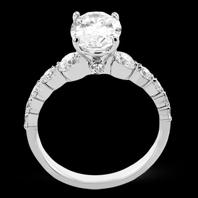 Engagement Ring in 18k Gold with Diamonds