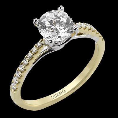 Engagement Ring in 18k Gold with Diamonds