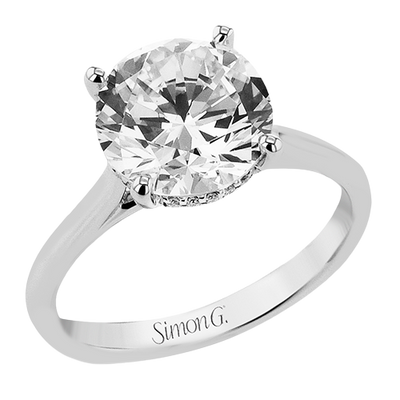 Engagement Ring in 18k Gold with Diamonds