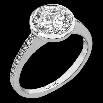 Engagement Ring in 18k Gold with Diamonds