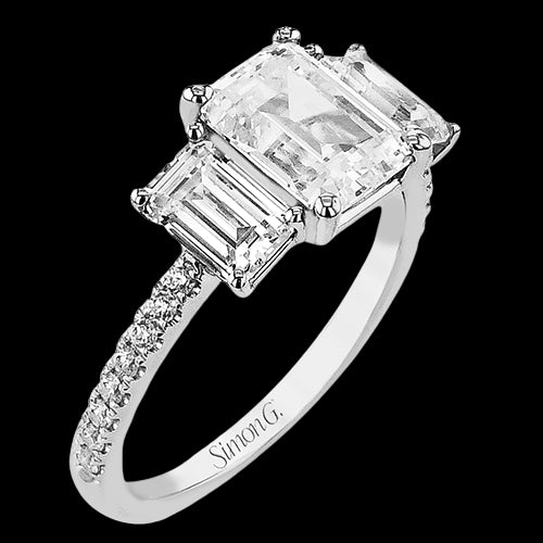 Engagement Ring in 18k Gold with Diamonds