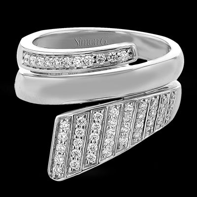 Right Hand Ring in 18k Gold with Diamonds