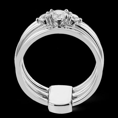 Engagement Ring in 18k Gold with Diamonds