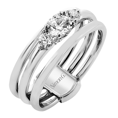 Engagement Ring in 18k Gold with Diamonds