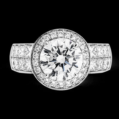 Engagement Ring in 18k Gold with Diamonds