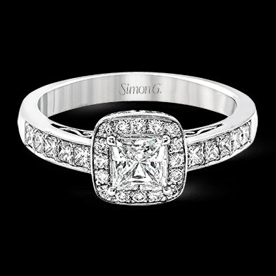 Engagement Ring in 18k Gold with Diamonds