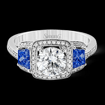 Engagement Ring in 18k Gold with Diamonds