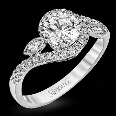 Engagement Ring in 18k Gold with Diamonds