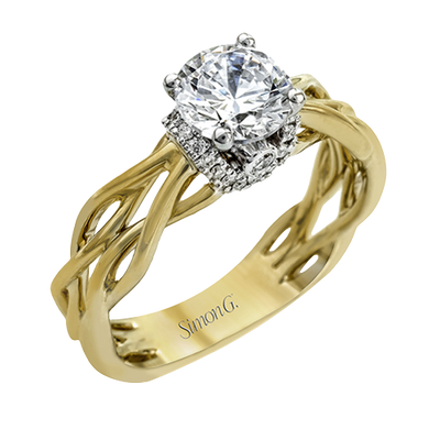 Engagement Ring in 18k Gold with Diamonds
