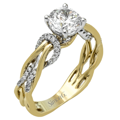 Engagement Ring in 18k Gold with Diamonds