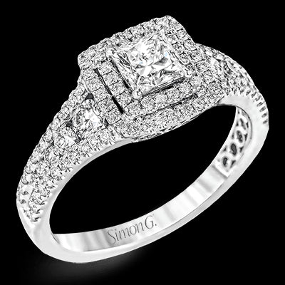 Engagement Ring in 18k Gold with Diamonds