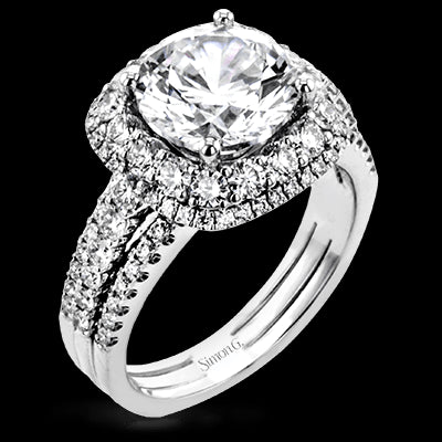 Engagement Ring in 18k Gold with Diamonds