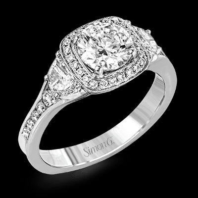 Engagement Ring in 18k Gold with Diamonds
