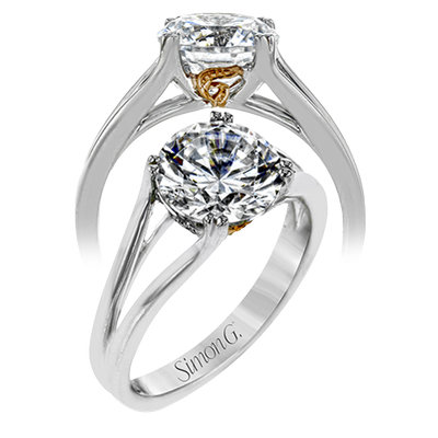 Engagement Ring in 18k Gold with Diamonds