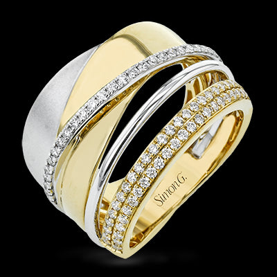 Right Hand Ring in 18k Gold with Diamonds