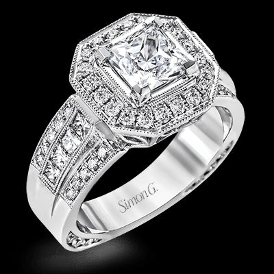 Engagement Ring in 18k Gold with Diamonds