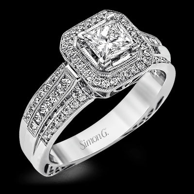 Engagement Ring in 18k Gold with Diamonds