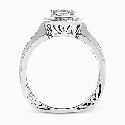 Engagement Ring in 18k Gold with Diamonds