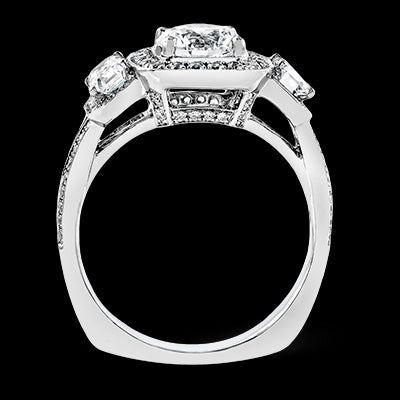 Engagement Ring in 18k Gold with Diamonds