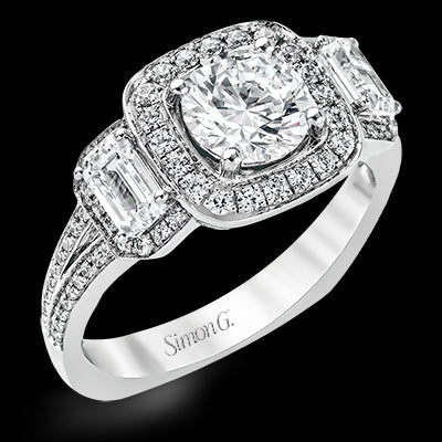 Engagement Ring in 18k Gold with Diamonds